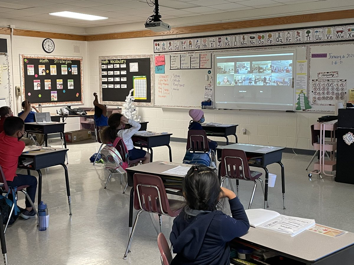 AngelicaT's tweet photo. It’s our GTE Leader in Me Coaching Day! Our LiM Coach Sharla Austin, allowed our students to find their voice as they shared their thoughts about their Leader in Me journey!. #ccpsfamily @TheLeaderinMe @AustinSharla @GTEtoucans https://t.co/33TJJl448o