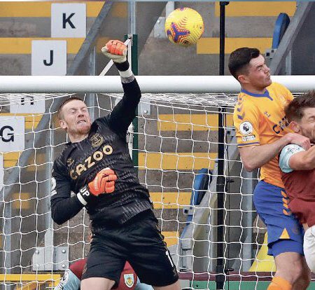 11  #Pickford 0.04212  #Fabianski 0.04013  #DeGea 0.04014  #Darlow 0.03615  #Ramsdale 0.034The below avg GKs come in 2 types:Aggressive but missing the ball entirely has pulled their numbers down ( #Pickford &  #Darlow &  #Ramsdale)Tidy but rarely claim ( #DeGea &  #Fabianski)