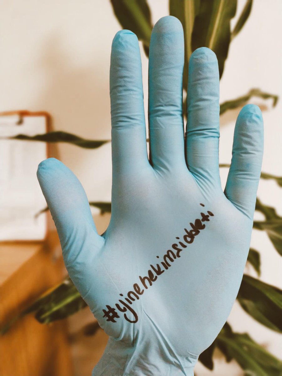 Hekim-hemşire ilişkisi bir ast-üst ilişkisi değildir. Birbirinden bağımsız disiplinler olarak ortak amaca hizmet eden ekip üyeleridirler. Biz bu açıklamayı halka, sağlık sektöründe olmayanlara anlatmak istiyoruz. Bir hekime değil, başhekime hiç değil. Lütfen!
#yinehekimşiddeti