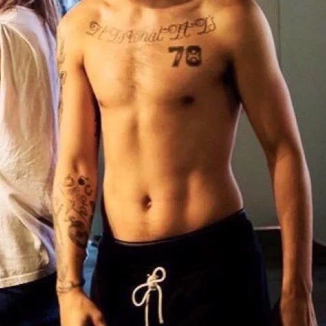 louis tomlinson’s tummy: a thread.
