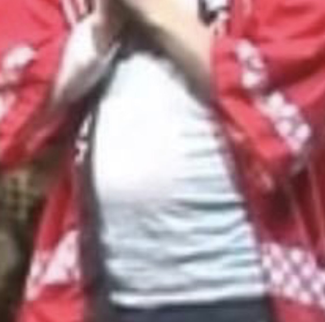 louis tomlinson’s tummy: a thread.