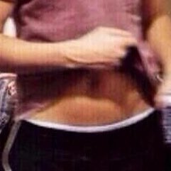 louis tomlinson’s tummy: a thread.