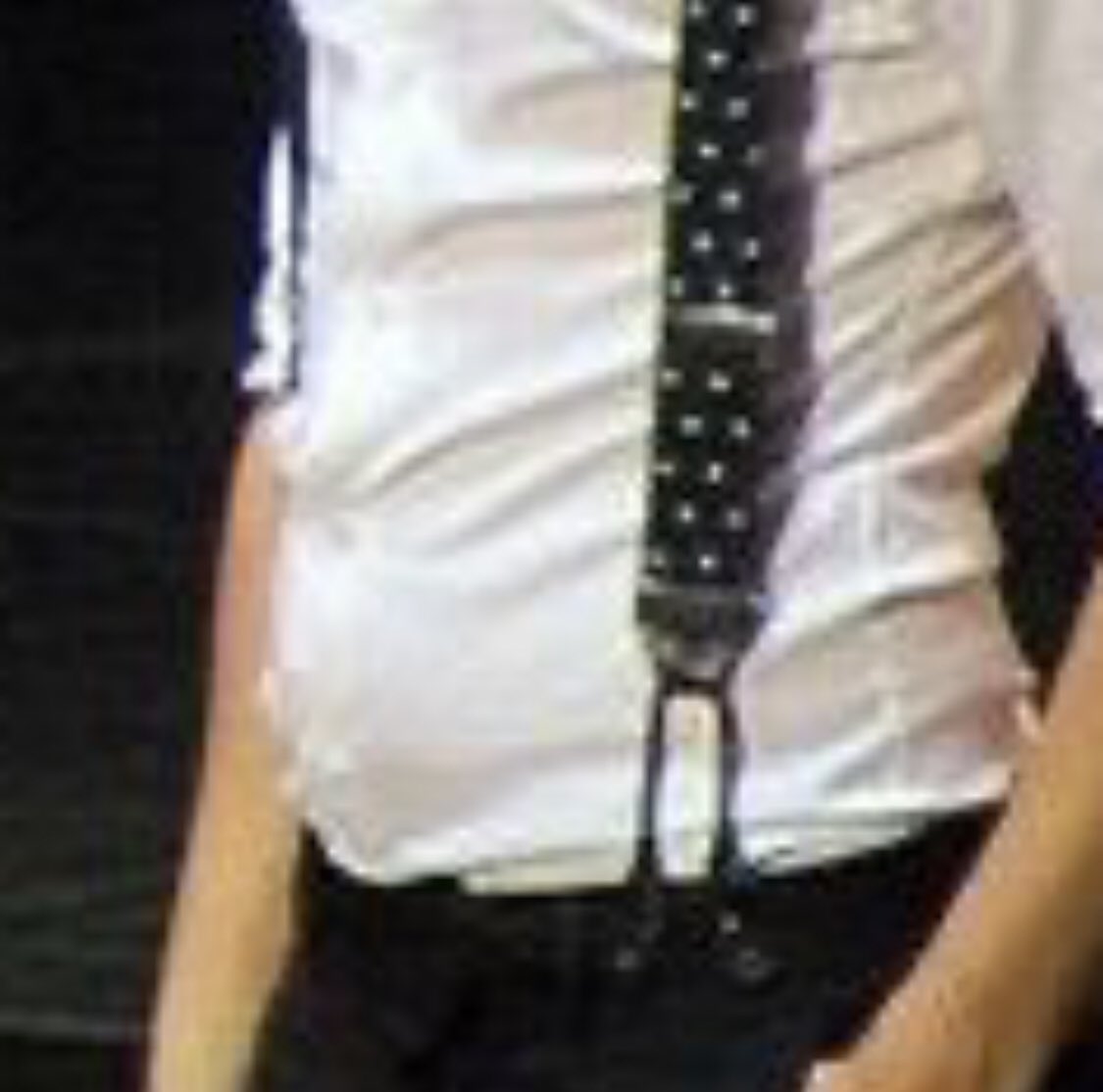 louis tomlinson’s tummy: a thread.