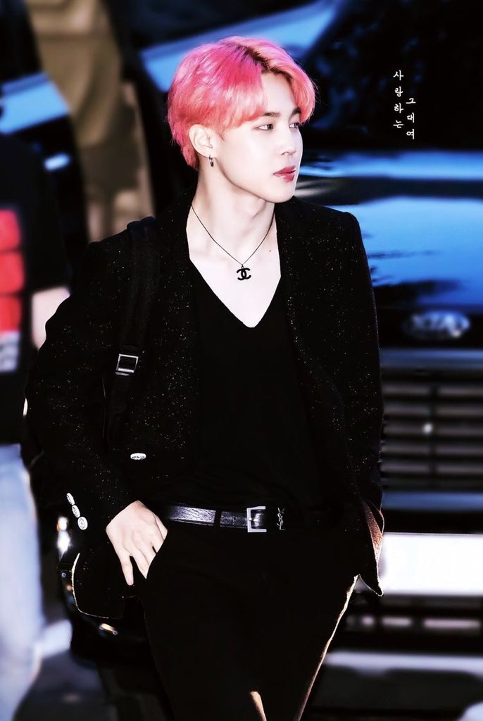 lovelyfilter's tweet photo. jimin pictures that look taken from a kdrama ; a thread https://t.co/AFJtCa73p8