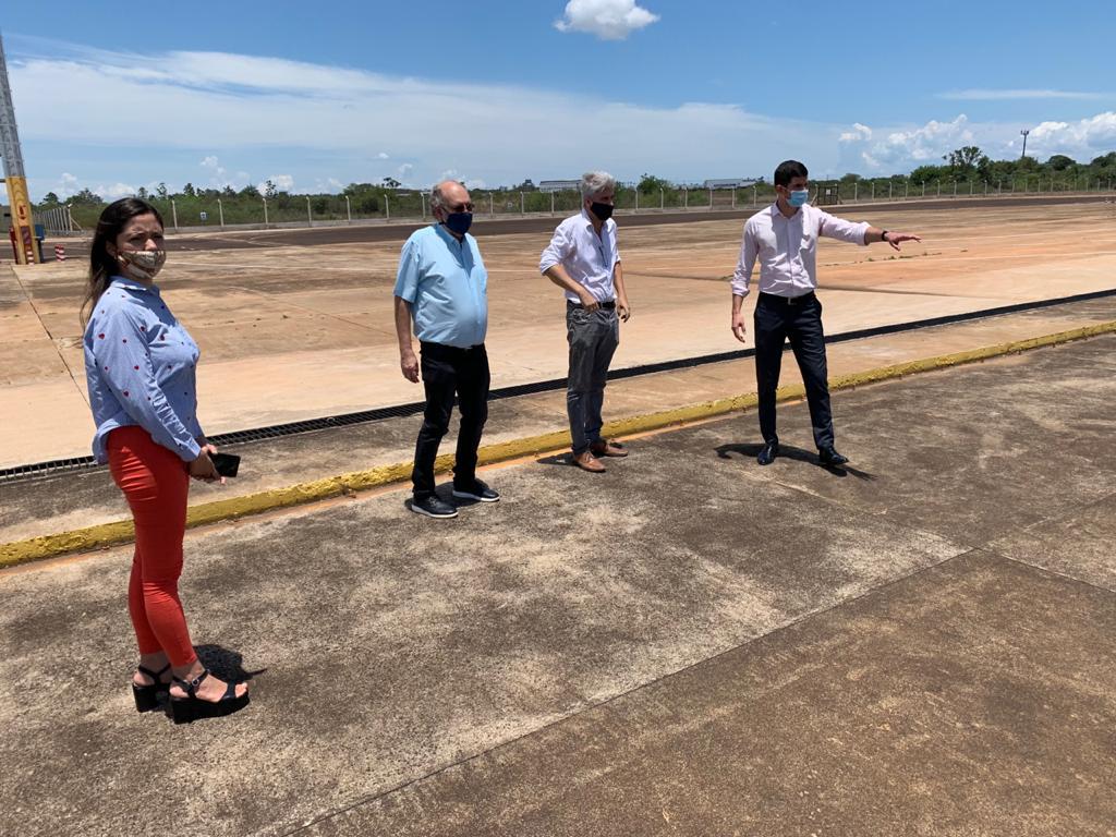 RodrigoMVivar's tweet photo. PUERTOS POSADAS- SANTA ANA, ARTICULACIONES CON EL MINISTERIO DE INDUSTRIA
🔷Esta mañana visitamos al Ministro de Industria Ing.@lichowski en el marco de la puesta en marcha de los Puertos de Posadas y Santa Ana -APSSA-, con el objetivo de colaborar en el desarrollo... https://t.co/lgYwRPV2Oy