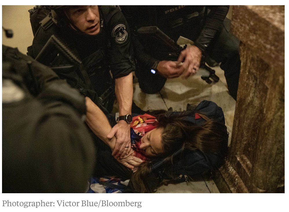 Photo by Bloomberg's Victor Blue at the Capitol
bloomberg.com/news/live-blog…