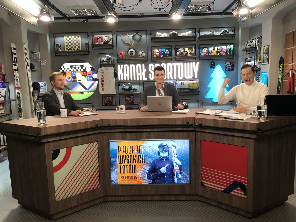 Sportowy_Kanal's tweet photo. Kamil Stoch, król Ruczynowa! 

Dziś dyskutujemy kto jest największym polskim skoczkiem Stoch czy @WPiela96 😉

👉 https://t.co/vEPKQIqEv9 https://t.co/j4bUg3DyTR