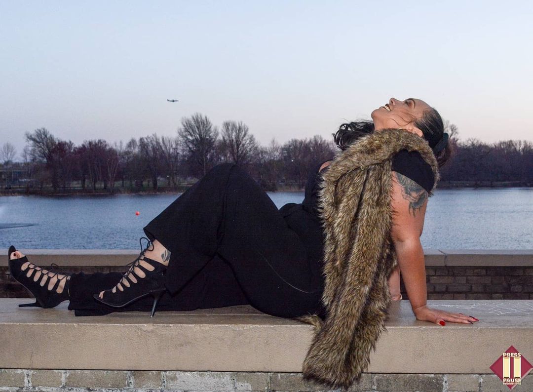 PressPausePro's tweet image. #Flashback to a great shoot with the lovely @mamaflamez. She has a lot going on so be sure to check her out. Can't wait to work again 🔥 🔥