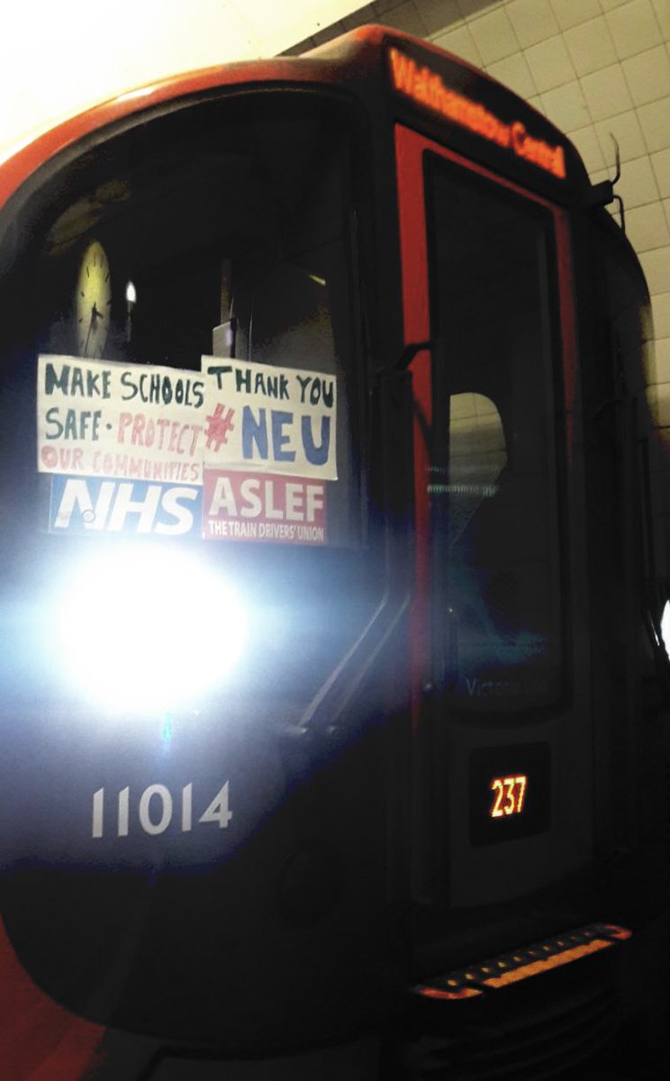 Down in the Tube Station at Midday.

Thank you driver.

Thank you <a href="/ASLEFunion/">ASLEF</a> from <a href="/NEUnion/">National Education Union</a>.