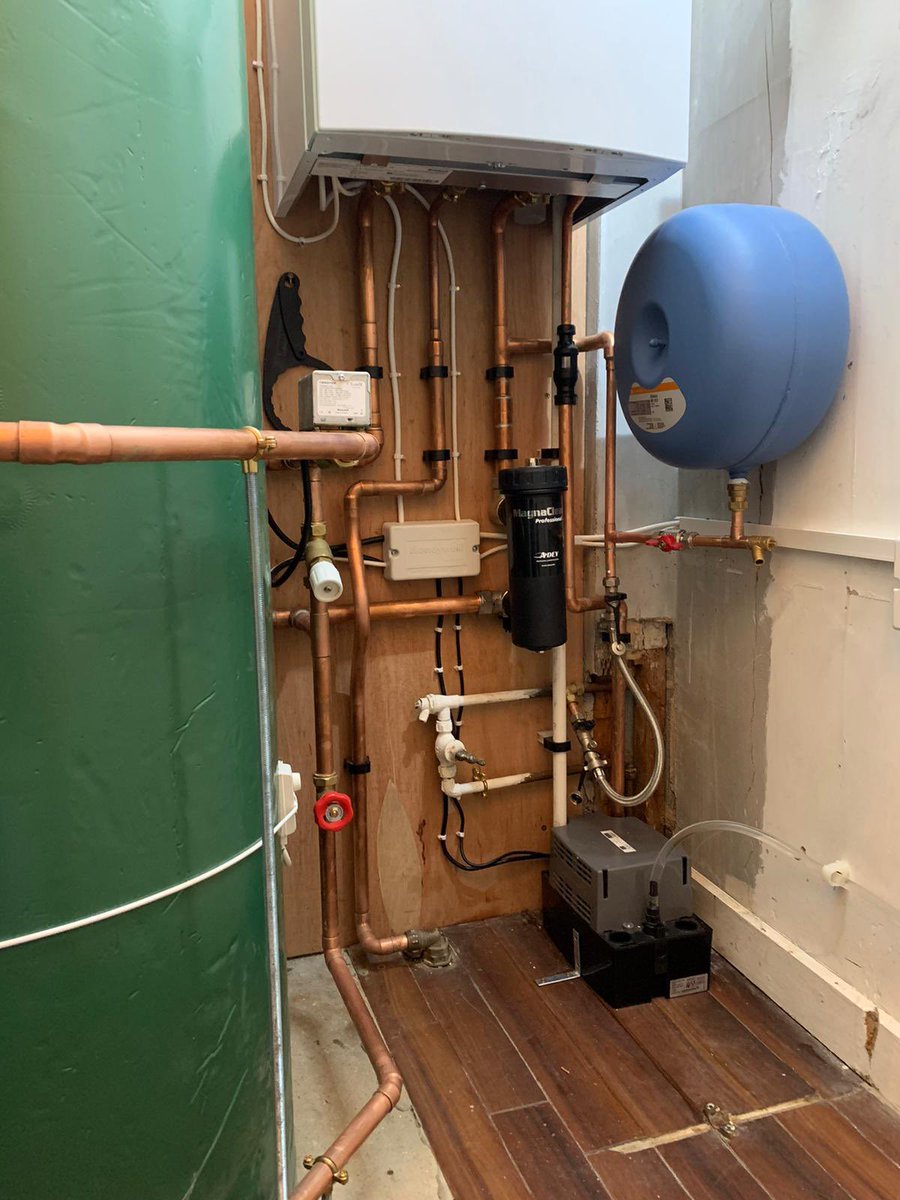 westminster_HP's tweet photo. 2021 New Year - New system !Completely New Heating and Hot water System with New Radiators throughout property @vaillant.uk @med_vaillant @gledhillgroup @draytonheating @sw1_area @kensington.and.chelsea @gassaferegister https://t.co/5eUvHOluJG