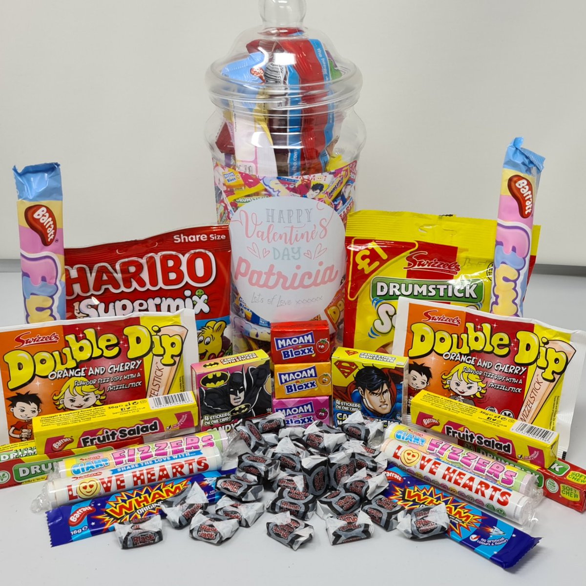 Absolute_gifts's tweet photo. Exciting news!

New items arriving this week for Valentines including this 2.5 Litre jar of retro goodies, personalise with a name and message.

#sweets #valentines #smallbusiness #absgifts https://t.co/xsikFijdNv
