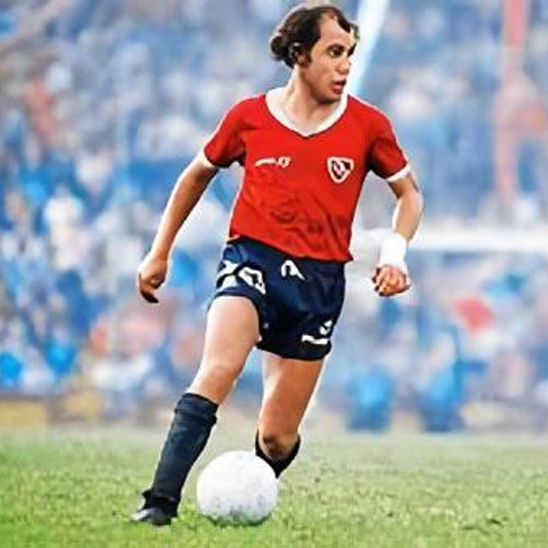 EstadisRojo's tweet photo. LO QUE VIENE: En 2021 seguimos con los libros de #Independiente, al ya lanzado se sumará uno de la serie ÍDOLOS...el libro interactivo del Bocha! En este libro analizaremos la carrera de Ricardo #Bochini como nunca antes a través de mediciones, comparaciones y gráficos inéditos. https://t.co/FHydmeCna7