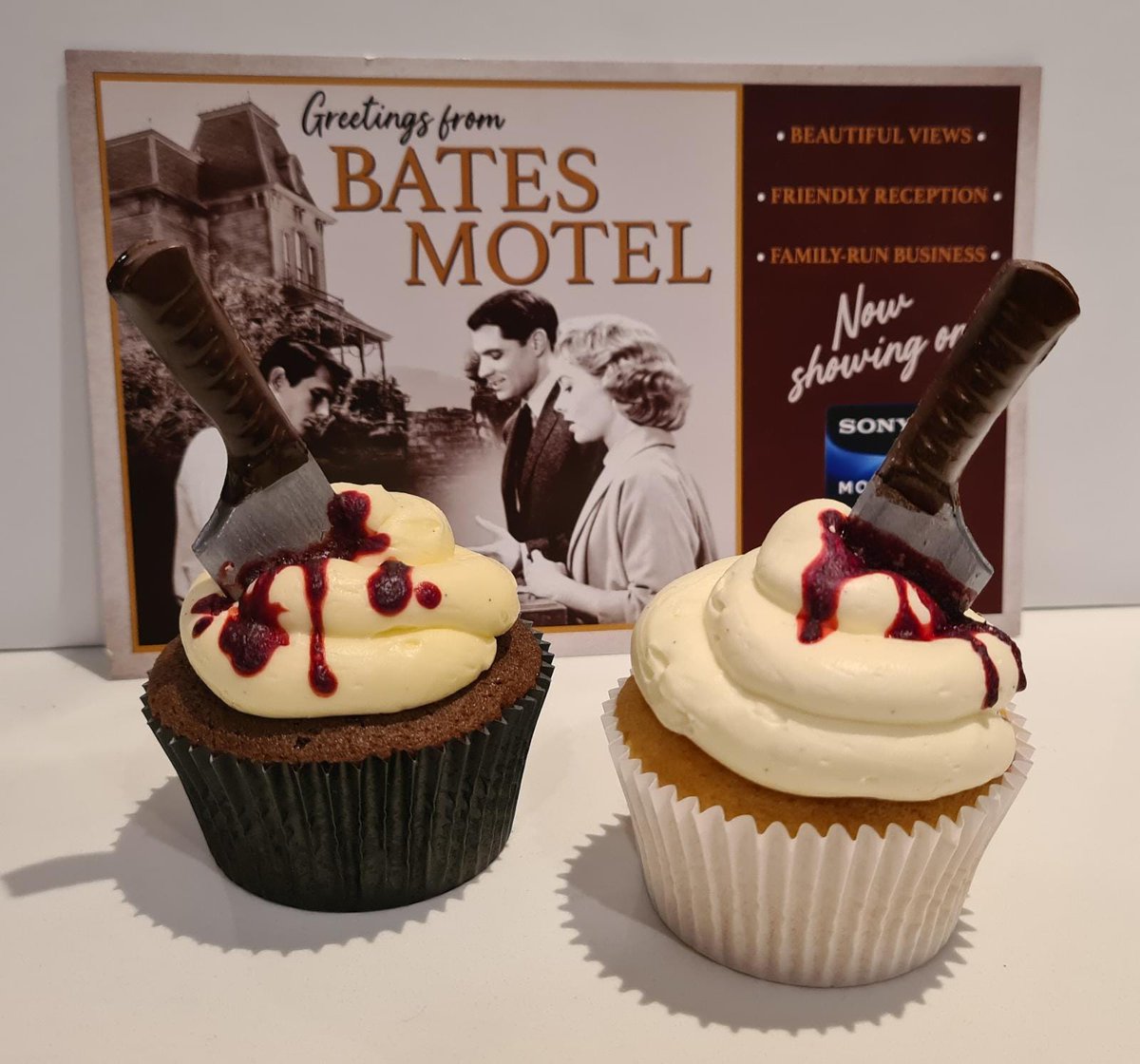 TheFinalGirlsUK's tweet photo. We like our cupcakes the same as we like our horror films: stabby 🔪

Thank you, @sonymovieuk for the cutest cupcakes to celebrate the return of Sony Movie Classics

#SonyClassic https://t.co/bts2JrpyOo