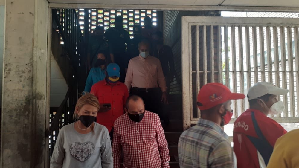 _LaAvanzadora's tweet photo. #06Ene | #ANPatriota En este momento inspeccionamos 25 HA de la #UDO, para evaluar los daños ocasionados en días pasados.
Tomaremos acciones inmediatas como la colocación de un punto de control y resguardo, plan de iluminación, desmalezamiento y saneamiento

@NicolasMaduro https://t.co/qcHWiUckGU