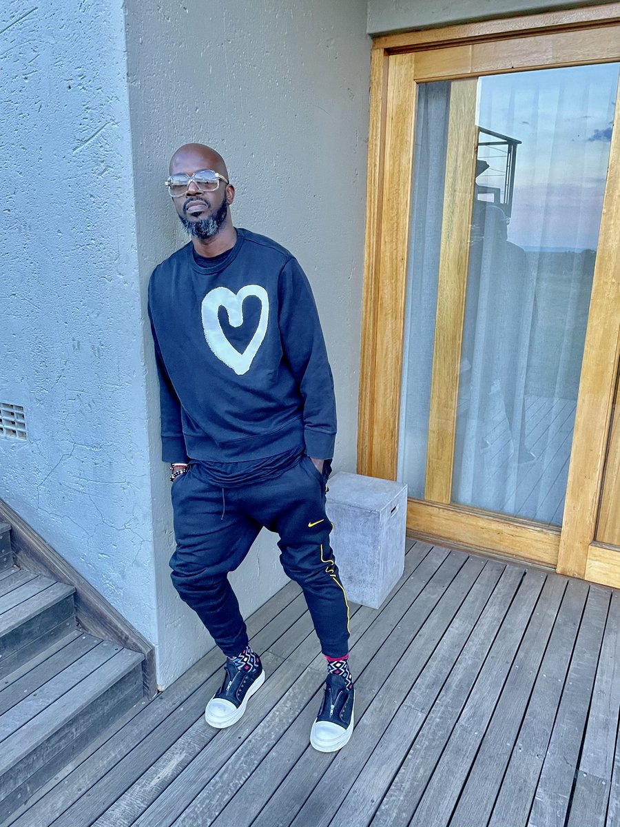 RealBlackCoffee's tweet photo. Mother said a little prayer before we left for our short left trip as young men of the Family to hang out,have good &amp; uncomfortable conversations about who we are &amp; what we are trying to be and also align &amp; reconnect with not just ourselves but  nature.I’m grateful for Family❤️ https://t.co/USbSxMpK6g