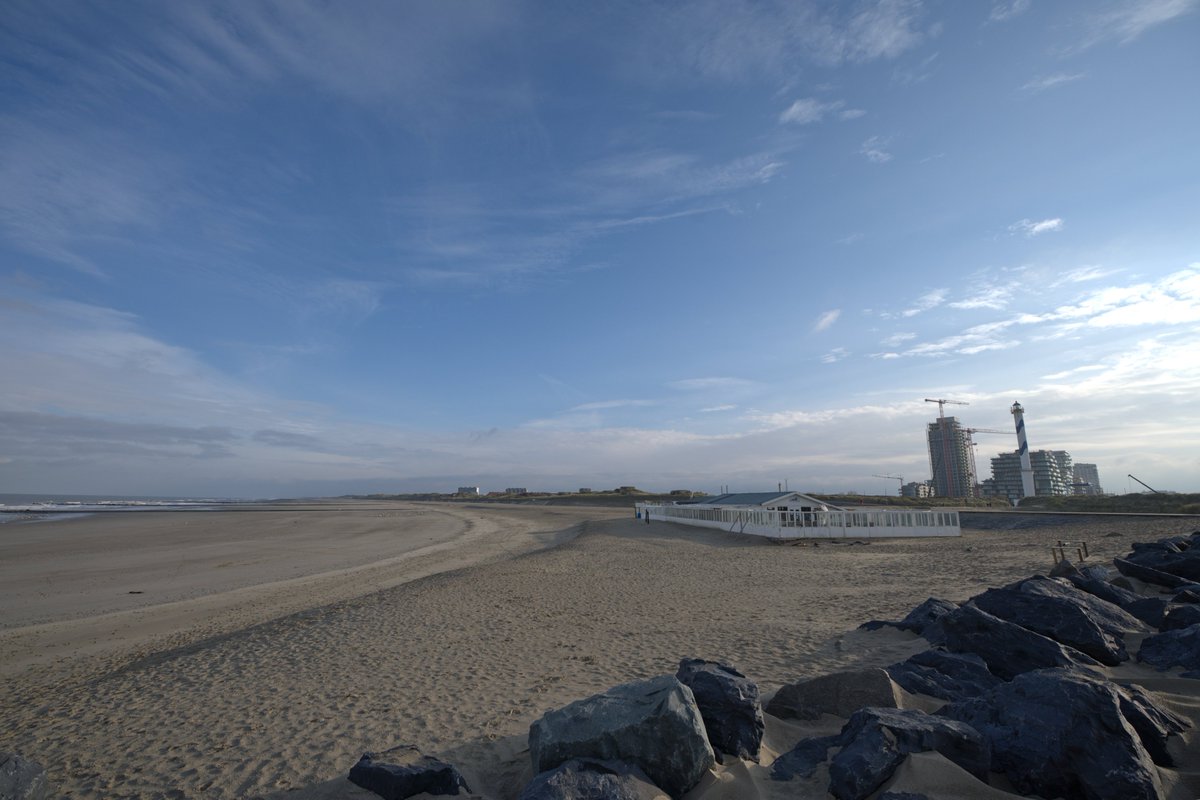 PhilippeM64's tweet photo. Op woensdag 06/01/2021 in Oostende #loveOostende @StadaanZee #NikonZ6ii https://t.co/LndnCIn9ia