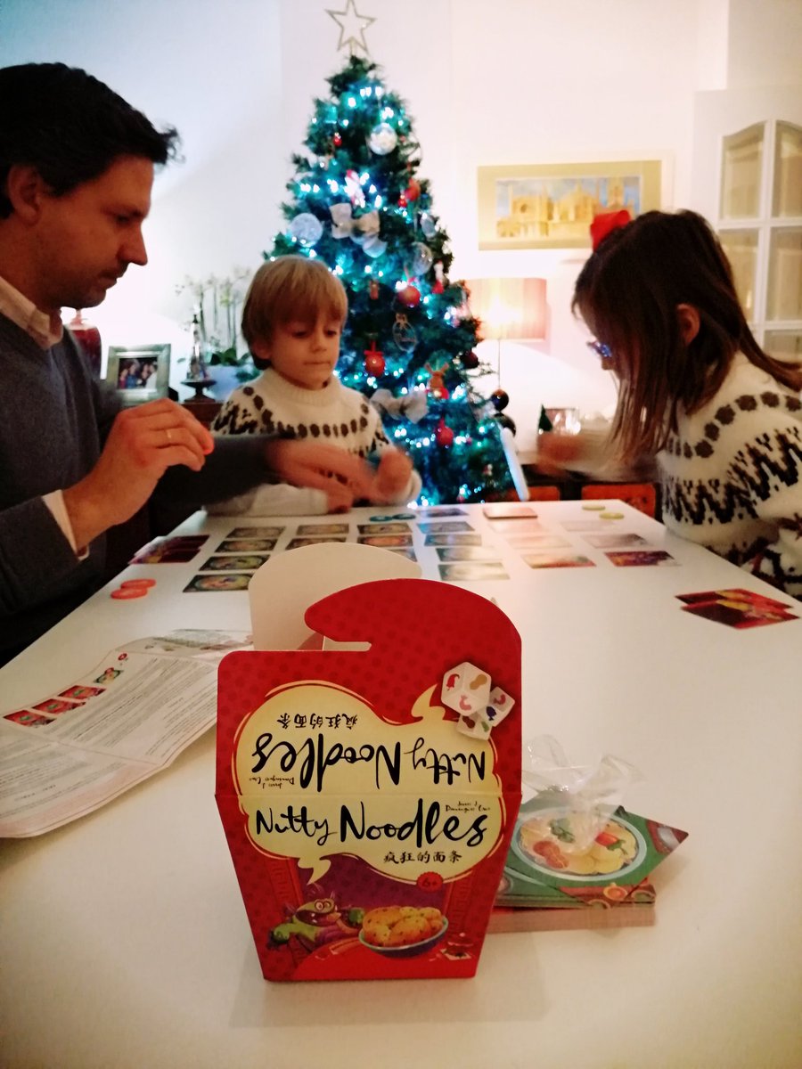 Tarde de Reyes perfecta para jugar en familia, estrenando Nutty Noodles de <a href="/drdominguezcruz/">drdominguezcruz</a> <a href="/Ludonova/">Ludonova</a>