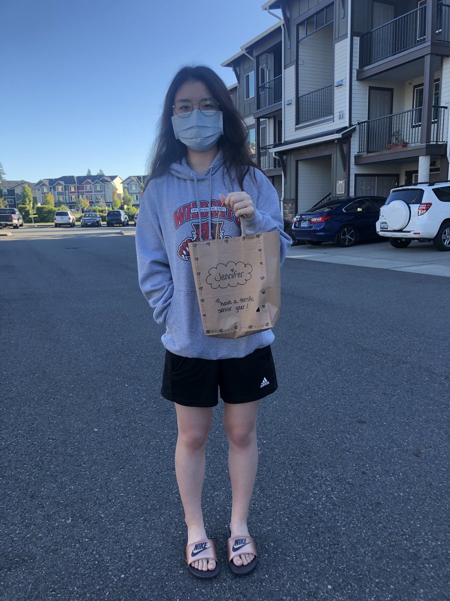 CamNet_Boston's tweet photo. We are very happy to announce that @AMHSStudentLife senior, Jennifer Zhou was accepted to her 1st choice - Case Western Reserve University! She is an active participant in student gov't, DECA, math team, and tennis!

#studyabroad #studyinusa #internationalstudents #studentsuccess https://t.co/JpCVjYfAOq
