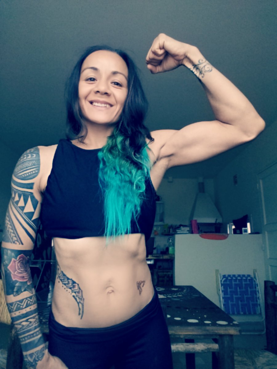 Simples y sencillas son las grandes cosas de la vida 😉 Por un gran día! Allá vamos 💪😊 #buenmiercoles #trainingday #boxeofemenino