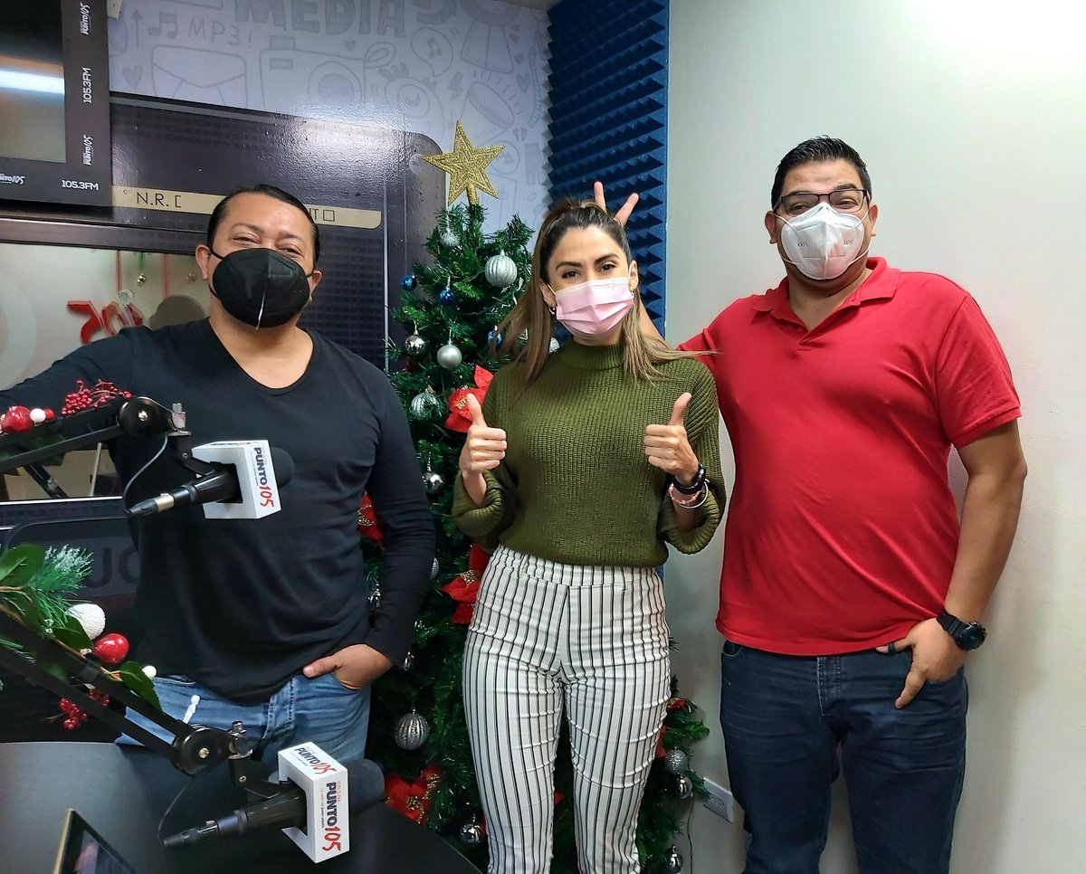 En honor al Día de Reyes Magos👑 la última foto del equipo #ElTikiTaka en el árbol de navidad🎄 de regalo te traemos mucha información deportiva en punto105.com.

¡Platicá con nosotros!🎙️⚽

📲 TuneIn: Punto105
📻 105.3FM