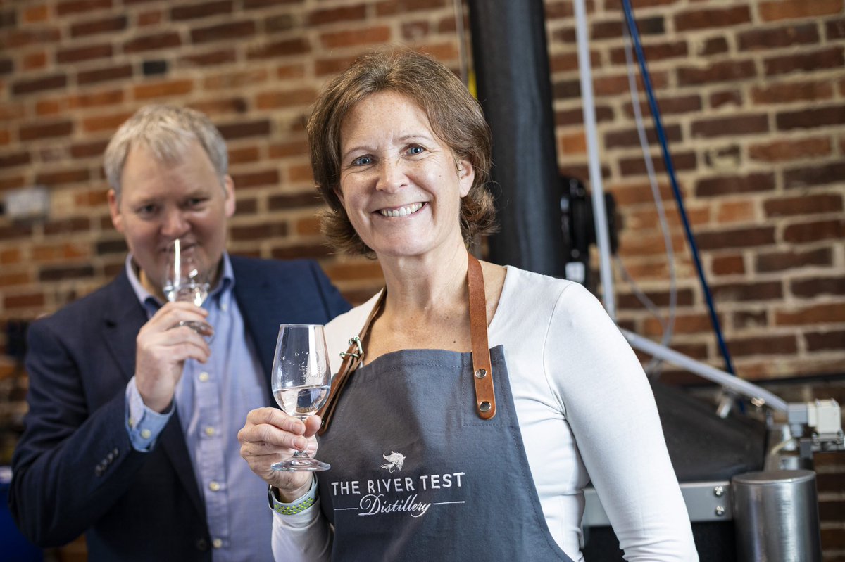 TestDistillery's tweet photo. Perk of the job - making sure the distillation is ticking along nicely!
πΈπΈ
#LockdownDrinks #stayhomestaysafe #bestgin #londondrygin #GinMaster #WorldGinAwardsWinner
@spiritsbusiness @WorldGinAwards
πΈπΈ
Photography by @MattDunkinson https://t.co/IuUA4Q70Lk