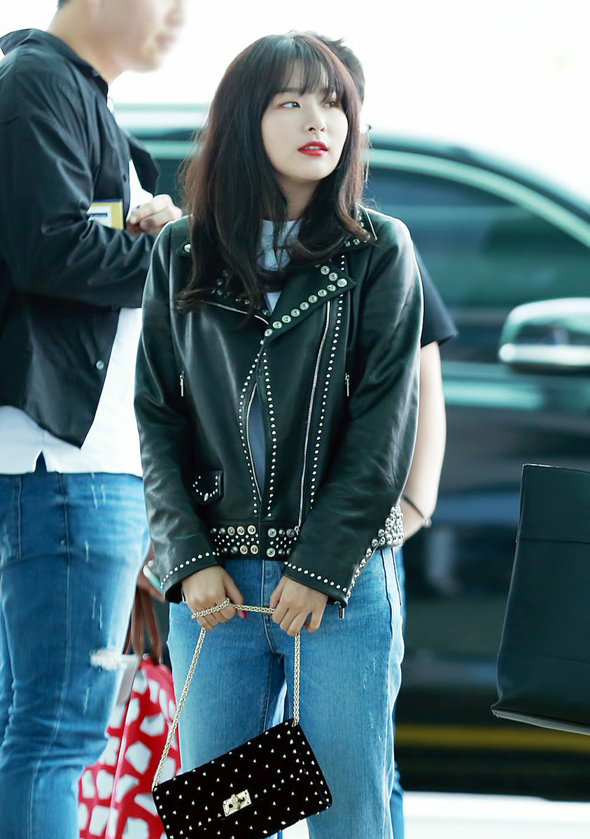 seulgi in leather jacket: a thread