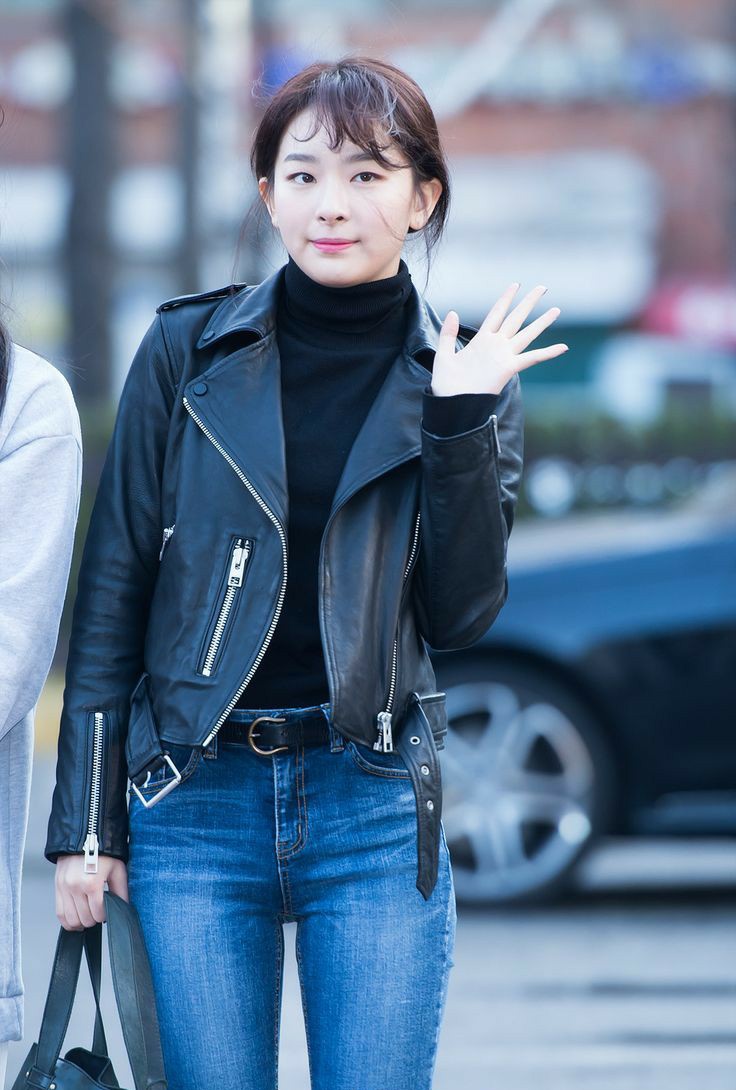 seulgi in leather jacket: a thread