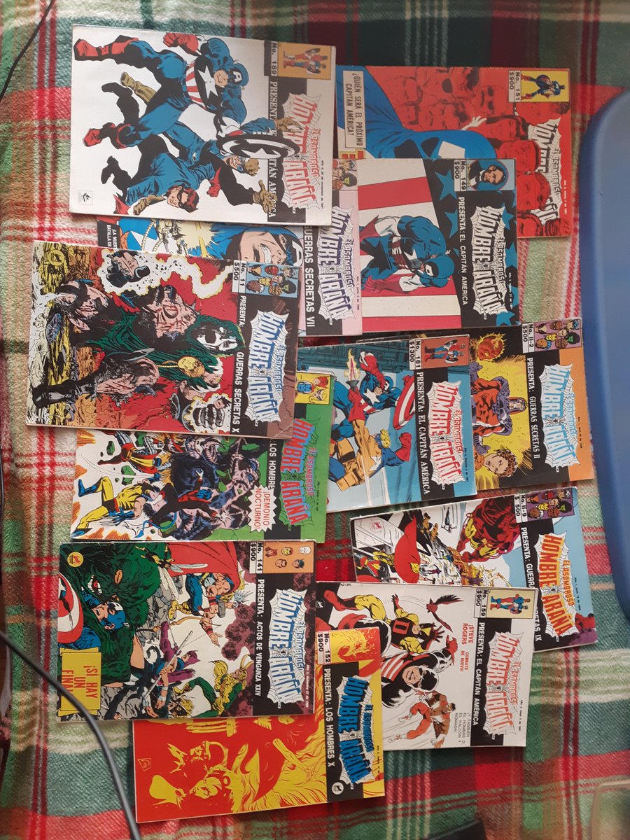 Eltopae's tweet photo. Hola @eltalcha gracias a @LaYadix ppr ponerme a buscar mis chàcharas de Star Wars, encontrè esto. Cuando las únicas 2 editoriales q reimprimían cómics eran Novedades y Vid. Aún no encuentro toda mi coleccion de SpiderMan. #MiPoderosaRosca https://t.co/L8LFPP0lZS