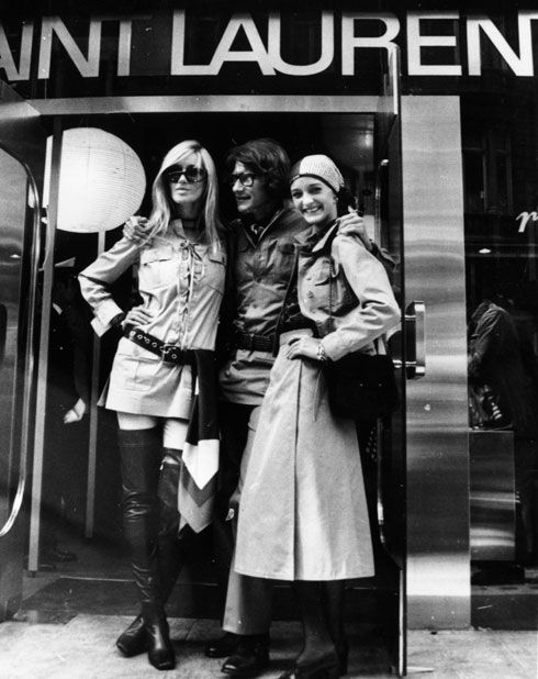 nelms_michelle's tweet photo. love this pic #icon #YSL with his girls #bettycatroux @YSL https://t.co/kyeqJPQYT6