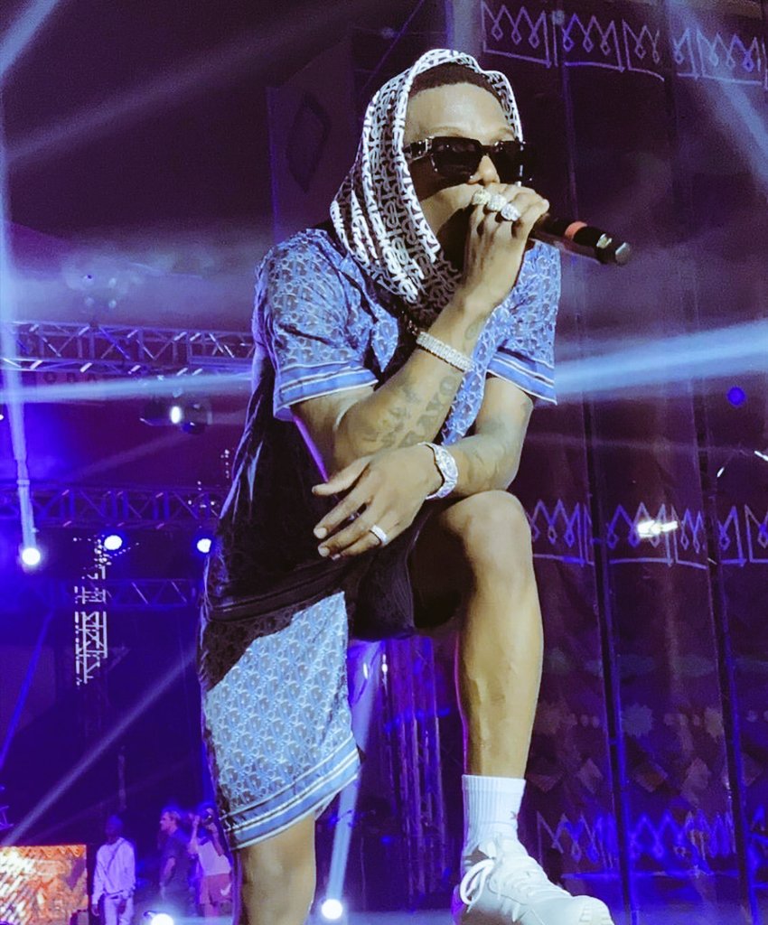 Wizkid as football club jerseys Manchester United