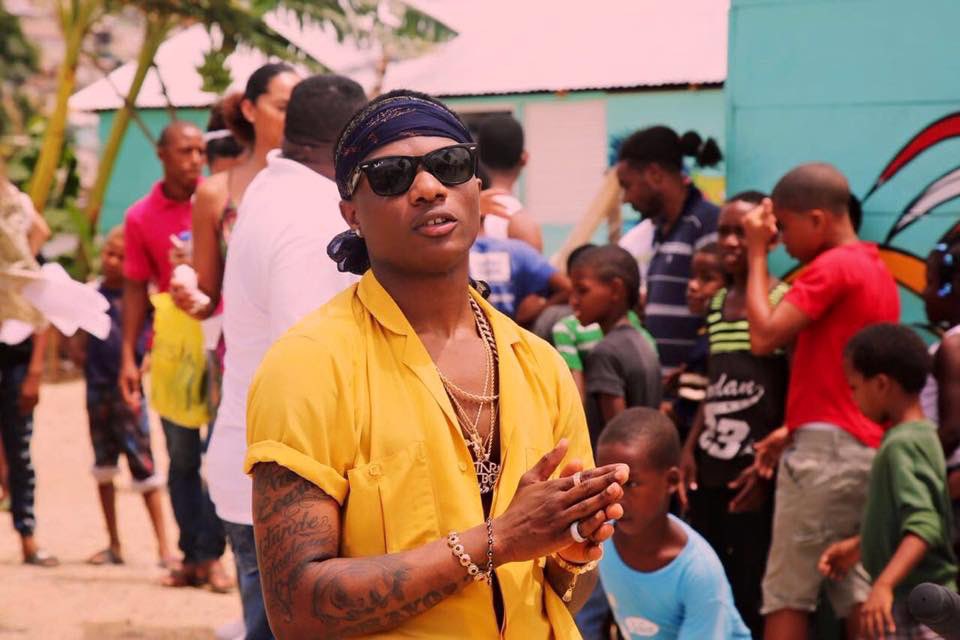 Wizkid as football club jerseys Manchester United