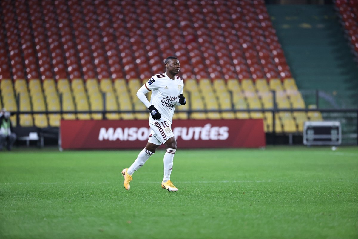 Fc Girondins De Bordeaux 70 Entrees De Jimmy Briand Samuel Kalu Et Nicolas De Preville A La Place De Remioud Joshmaja Et Hwang Ui Jo 0 0 Fcmfcgb T Co 2y2xxrtrls