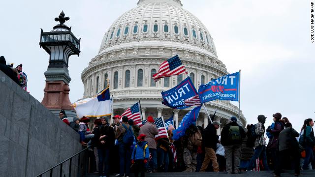 Pro-Trump protesters storm the US Capitol as lawmakers gather to count electoral votes cnn.it/2XdM0H4