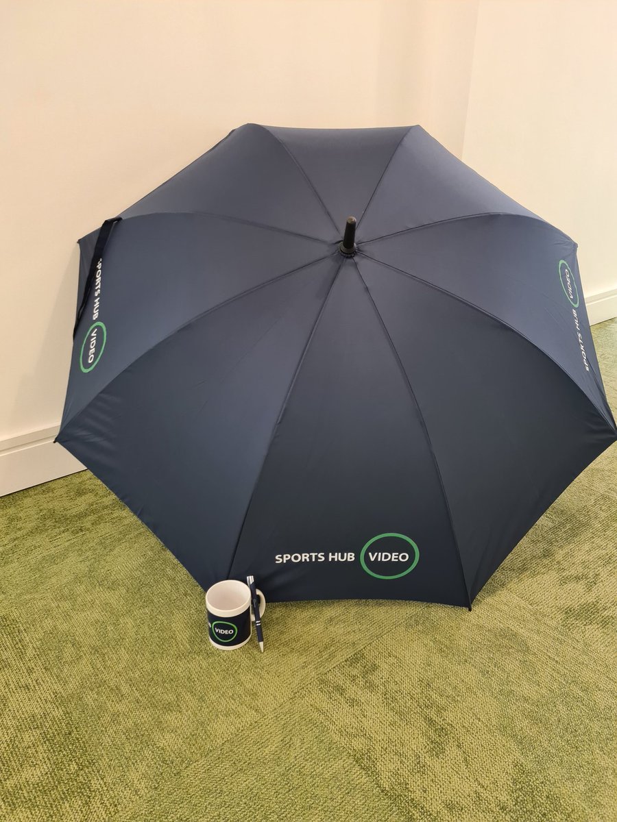 SportsHubVideo's tweet photo. 🔶 TWITTER COMPETITION 🔶

WIN a Sports Hub Video Umbrella, Mug AND Pen 😍

🔊 HOW TO ENTER...

🔵 Follow @SportsHubVideo
🔵 RETWEET this Tweet
🔵 Close: Thursday 7th Feb at 18:30 https://t.co/ynC3mFDeXb