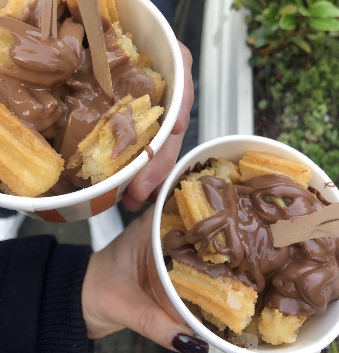 RateOurGrub's tweet photo. Some of our favourites in the West End #Glasgow #SupportingLocal📍University Cafe on Byres Road is a must (best ice-cream #fact 🍧) Vino Valentino for an aperitivo aperol spritz or (large 😉) house 🍷 10/10 &amp; value for money💰 #loopandscoop for the best churros in town 🧡 #Yum https://t.co/EeaDRfRfWL