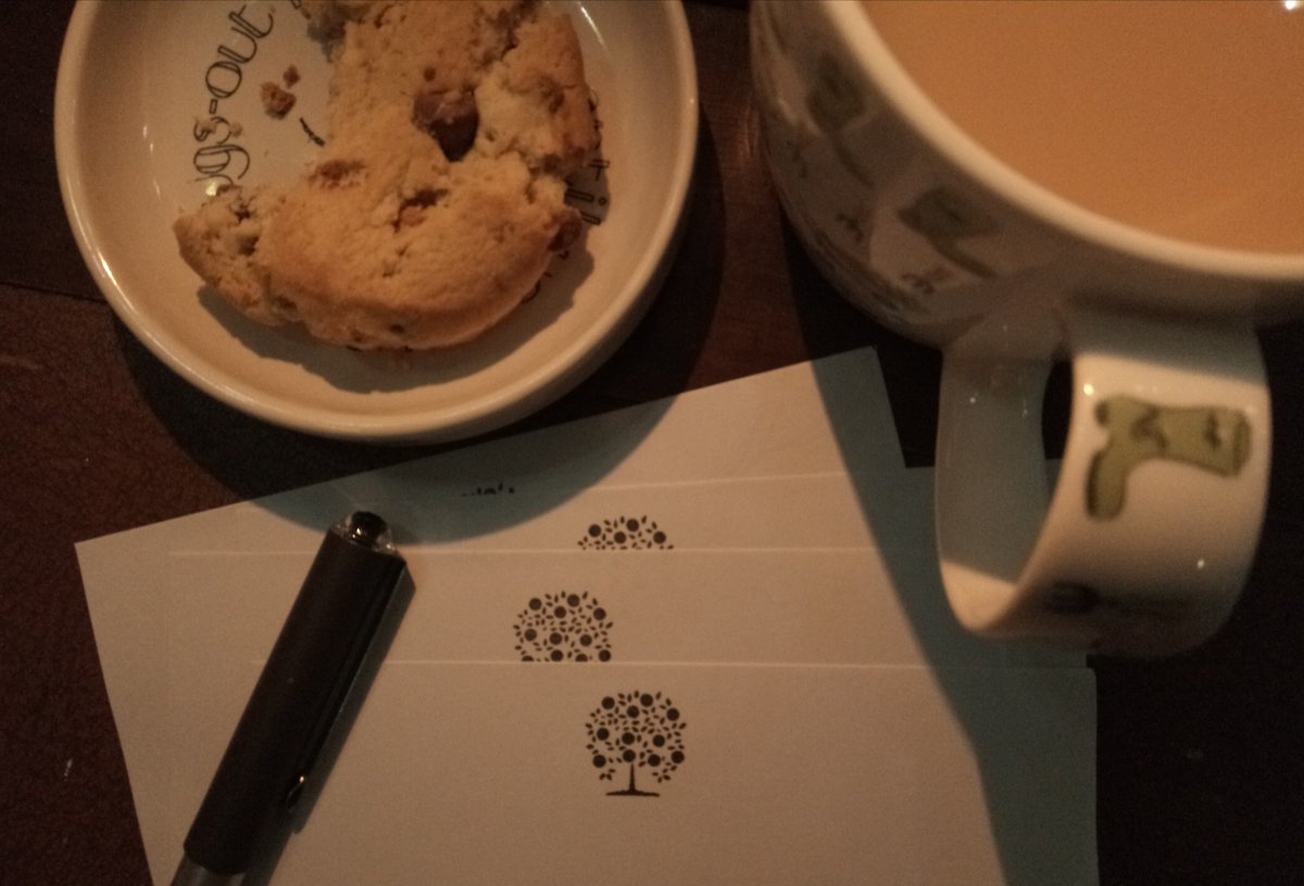 letterappsoc's tweet image. This evening's letters, in honour of #AppleTreeDay... 😊🍏🌳💌