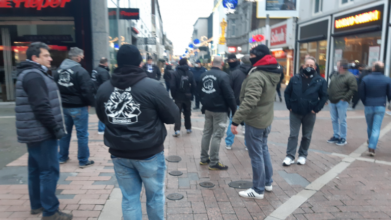 antifabochum's tweet photo. Die Struktur sollte trotz des fails heute unter Beobachtung bleiben
Aus der #DDay20 Telegram Gruppe für #Bochum wurde zur Kundgebung auf dem Husemannplatz am Samstag mobilisiert, bei der die Bruderschaft Deutschland aufmarschierte
https://t.co/Jjv58aAHe8
#bo0201 #nonazisbo https://t.co/me1JsfZrCn