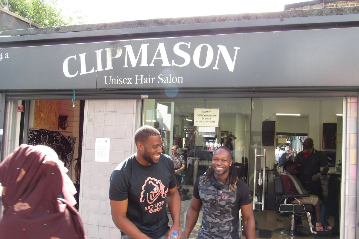 BuskingRed's tweet image. More Than Words
Community ♥️
.
Genuine moments, genuine people 
redlightbusking.com 
.
.
#redlightbusking #busking #buskers #barbers #barber #barberlife #barberlove #barberlife #walthamstow #walthamforest