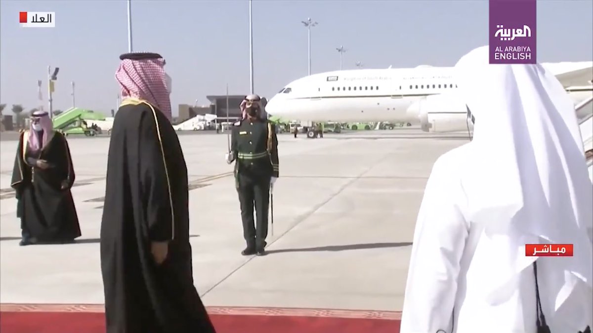 In this picture, MBS is heard saying “ Oh Allah welcome him [Tamim] - oh Allah welcome him...you’ve brightened up the Kingdom”. Tamim replies with “[the brightness is] due to your presence”*”You’ve brightened up” a place is a common welcoming phrase used in  #Arabic culture