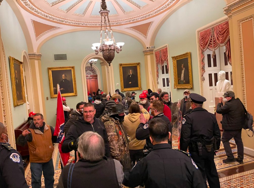 AntiRacismDay's tweet photo. George Floyd was murdered. Trump supporters, including armed white supremacists are allowed to storm #CapitolHill. Why might that be???
If #BlackLivesMatter supporters did the same, they'd be treated oh so differently...#ByeByeTrump https://t.co/IH1KTLAVpG