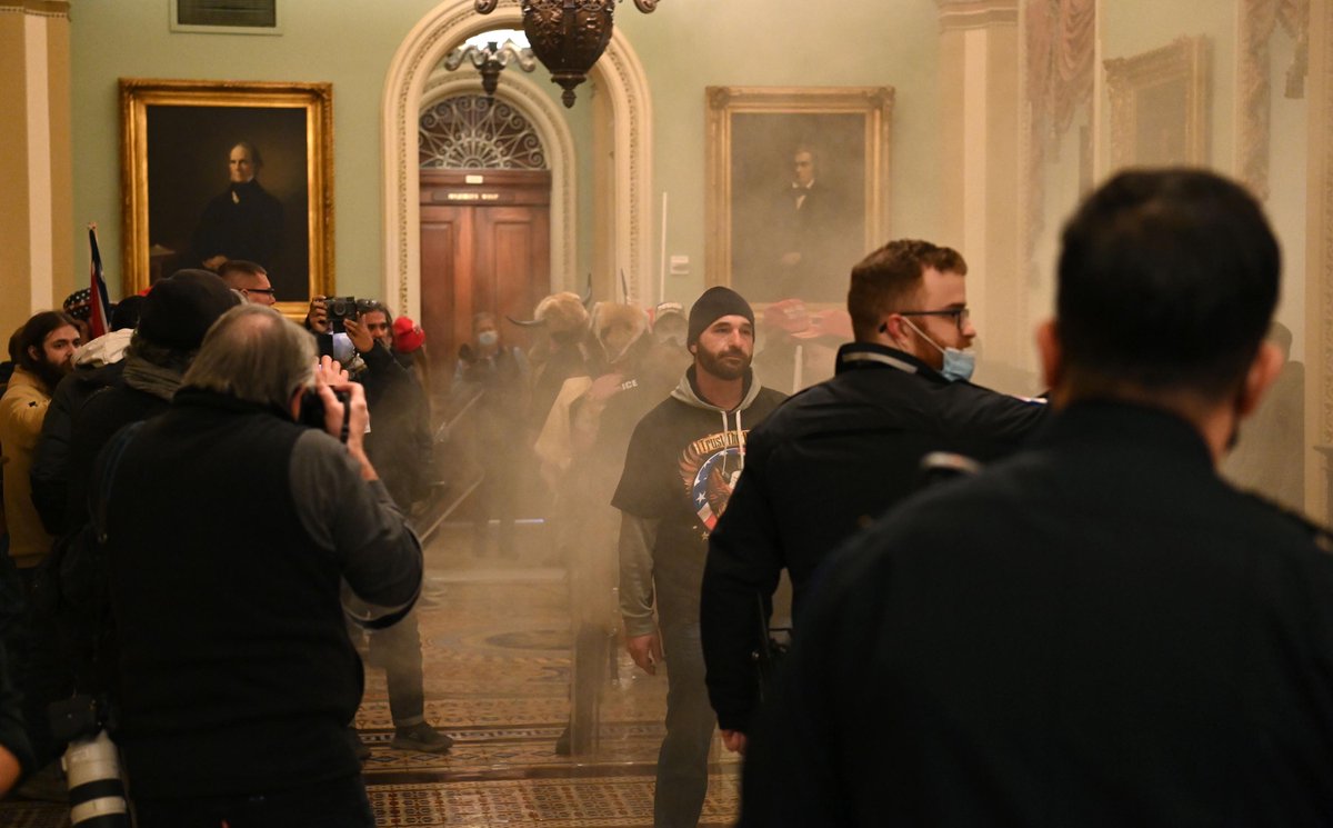 CNNPolitics's tweet photo. Lawmakers are "stunned" by the breach at the Capitol by protesters.

The building is currently under lockdown https://t.co/2Pt8LvaXSX https://t.co/wXQgkDj6Ll