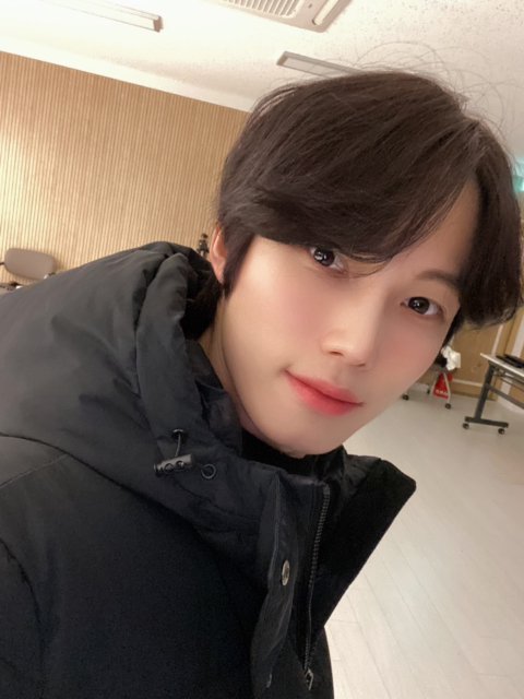 wasseungyeop's tweet photo. IF UR TL ISNT FILLED WITH SEUNGYEOP RIGHT NOW... YALL NEED NEW MOOTS !! #SEUNGYEOP #ELAST https://t.co/nlD9ZG1bWo