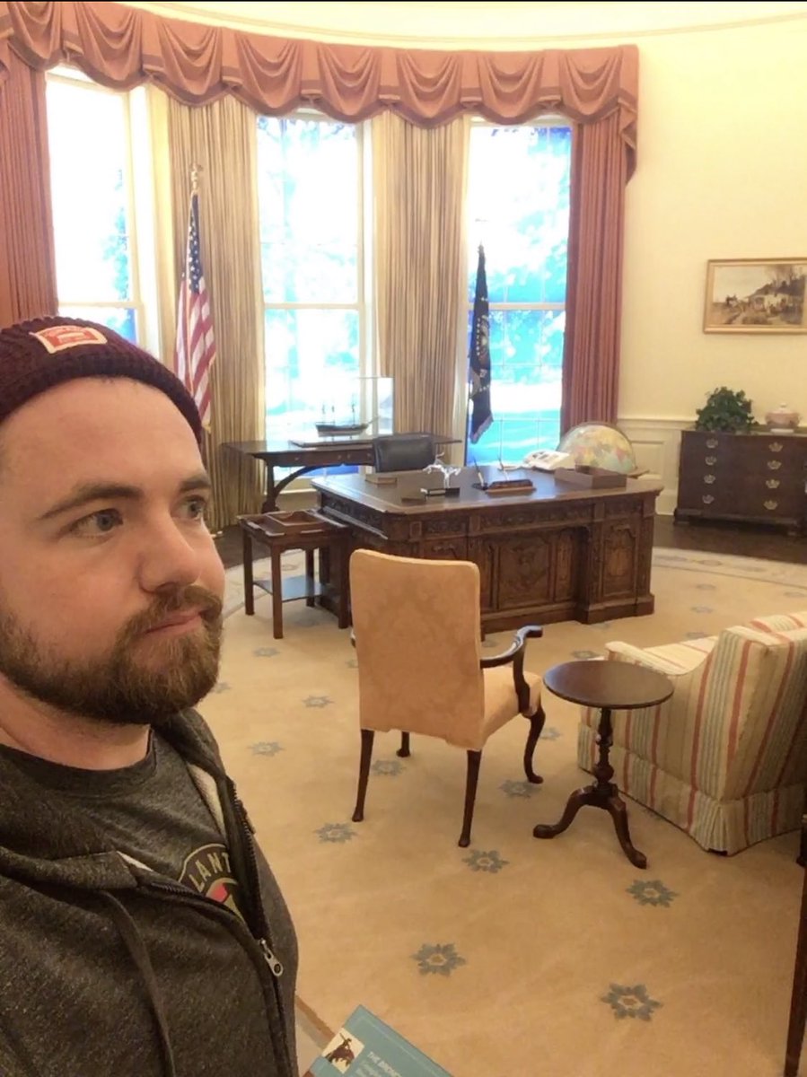 WellsFaygo's tweet photo. I just kept chanting BLUE LIVES MATTER and secret service held the door open for me. Come on in yโall the water is fine!!!! https://t.co/cKgUQM2nga