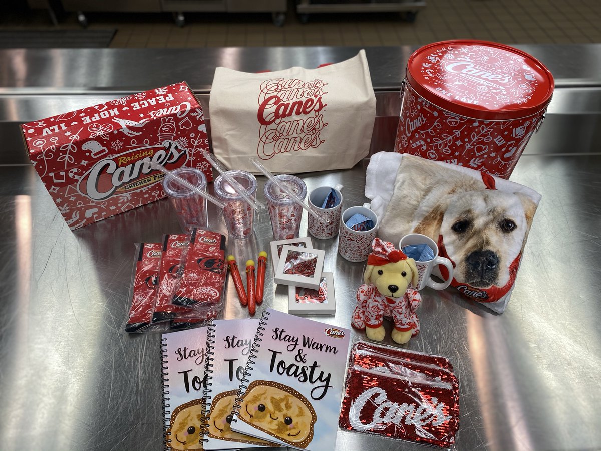 ChraneFS's tweet photo. Blessing your feed with cuteness to get through the rest of the week! @Raising_Canes, thank you so much for our gifts and spreading some cheer. We love being your committed partners in excellence! #chranefs #ycpie #onelove #texas #oklahoma #foodservice #raisingcanes https://t.co/yc20XSktX8