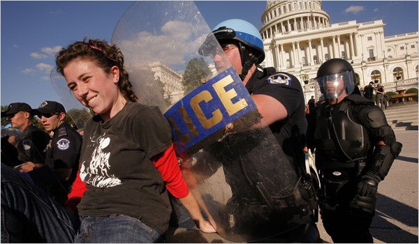 Around 200 vets & active duty marched in uniform at the front of the protest, with over 100k behind them. (That’s Eyes Left host  @MikePrysner in the first tweet.)