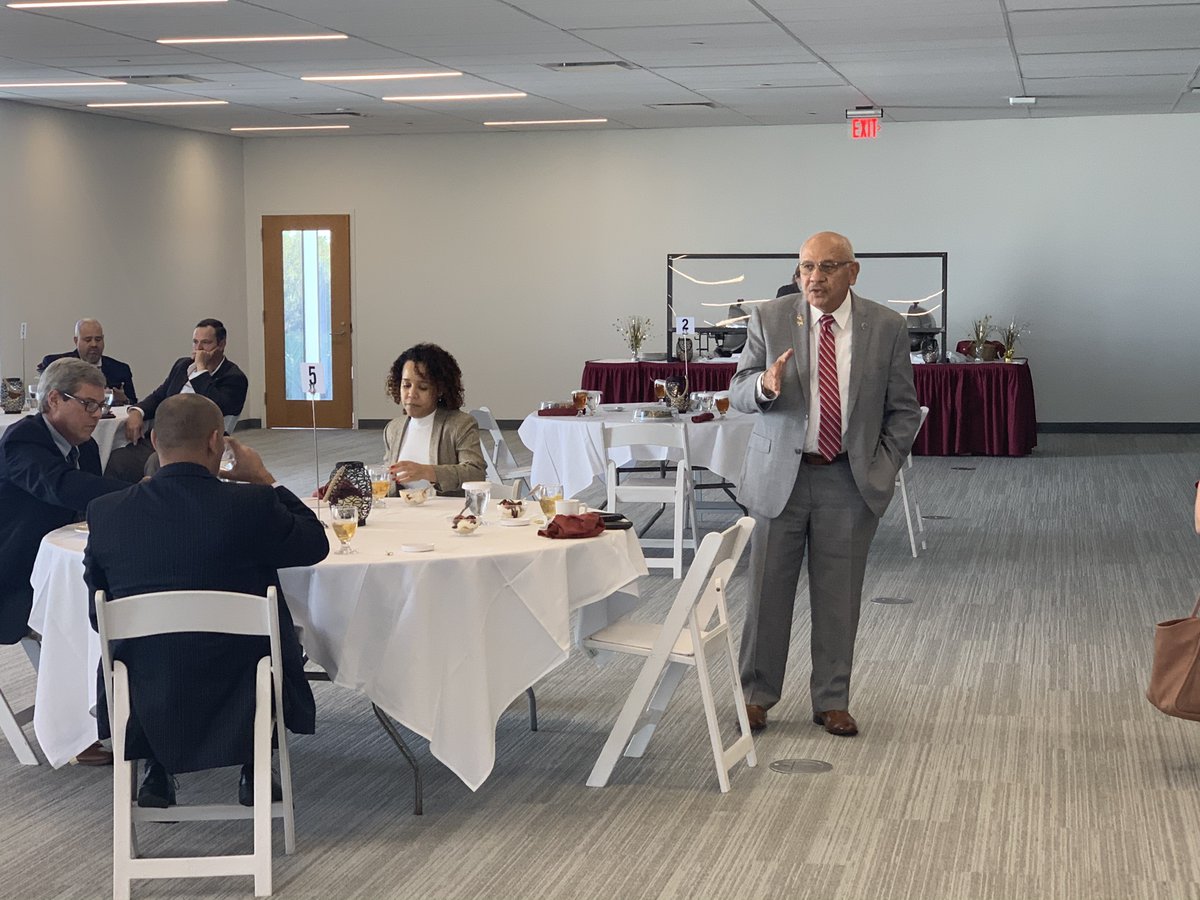 Thank you <a href="/Arrington4Fl/">Kristen Arrington for Florida</a>, @fhawkinsjr, <a href="/JosieTomkow/">Josie Tomkow</a>, &amp; <a href="/FLSenatorTorres/">Senator Victor M. Torres, Jr.</a> for joining us at our Legislative Delegation Luncheon today. We enjoyed from hearing from each of you &amp; look forward to working together in the coming years. 1/2

#kisschamber #championsforbusinessandcommunity