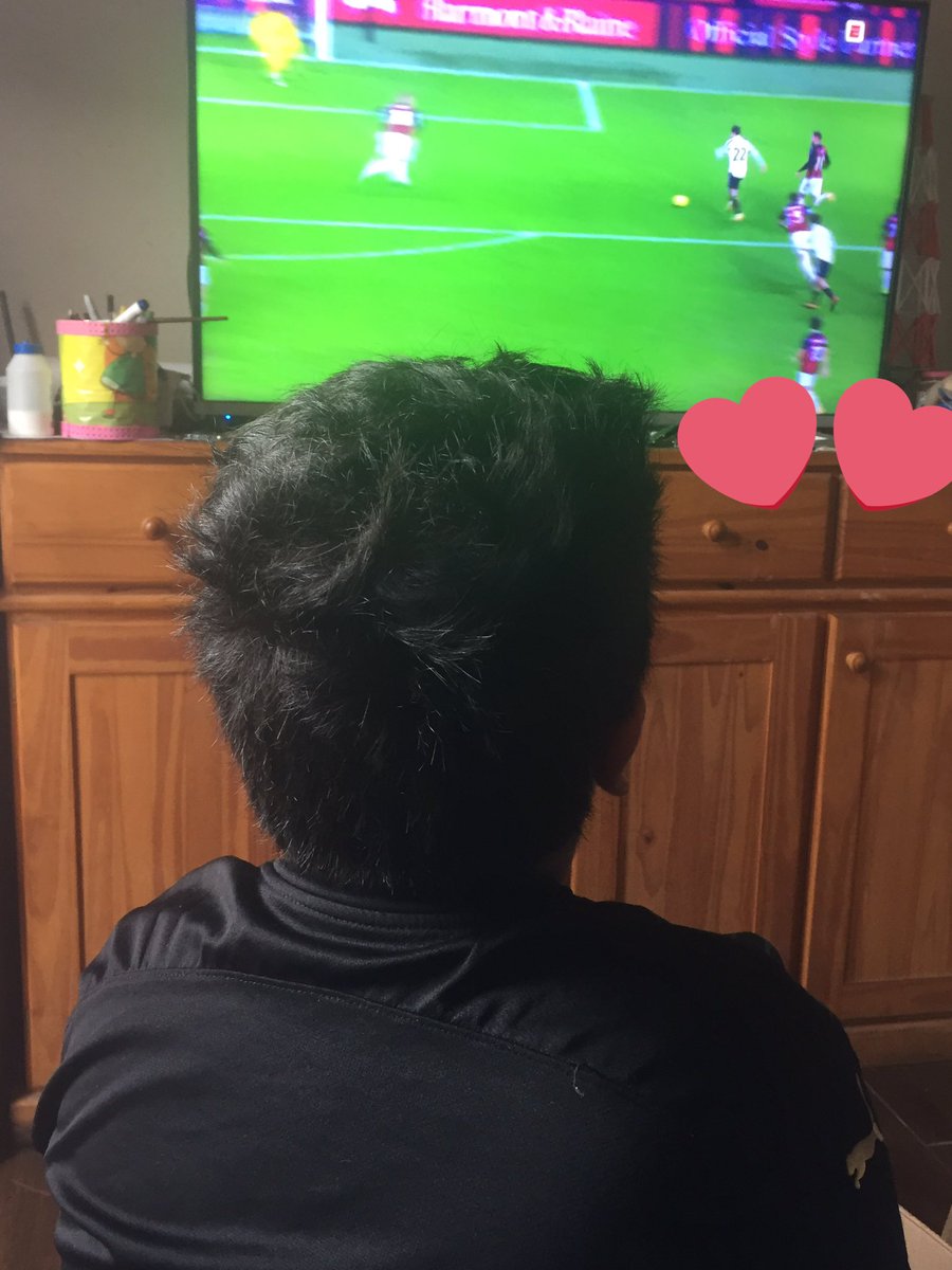 luciawilliman's tweet photo. El fanático de la @juventusfces ⚪️⚫️⚪️⚫️ #Augustito ❤️ https://t.co/WJ4CWoOSLE