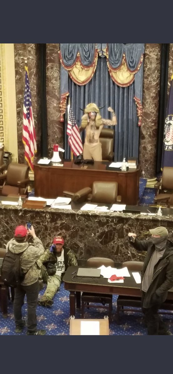 ABC7Autria's tweet image. Remember when we thought 2021 would be better? Good times.