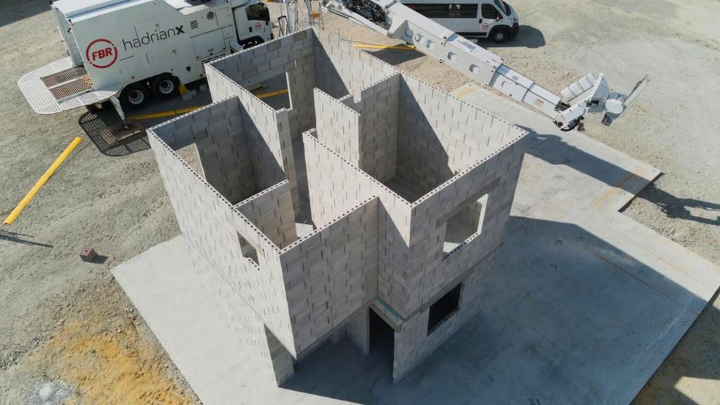 ACSESEngineers's tweet photo. Glimpse at the future of construction?
Read more https://t.co/QRvpEbp5IP
#robot #twostorey #structure #HighWycombe #experts #WesternAustralia #robotbuilt #homes #HadrianX #tehchnology https://t.co/7di729M6qv