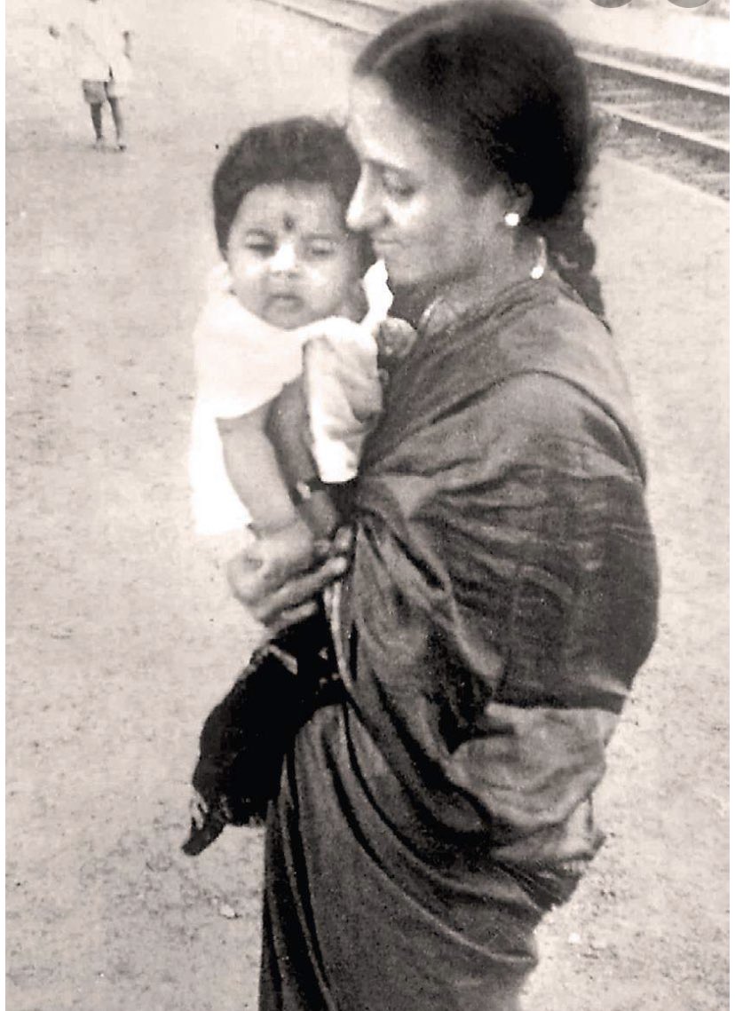 jainajgd's tweet photo. Pranams to beloved Vishalakshi Amma, mother of Gurudev @SriSri and @Bhanujgd Didi on her birth anniversary! Amma was the epicentre of the Art of Living global movement. Her broad vision, strength and love remain an inspiration to us always! #AlwaysinTheHeart 🙏🏻❤️ https://t.co/s3no8ymEyz